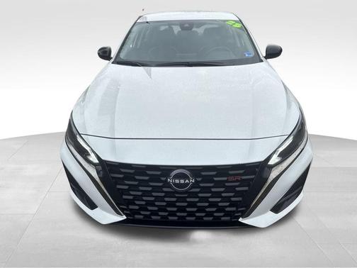 White 2025 Nissan Altima SR