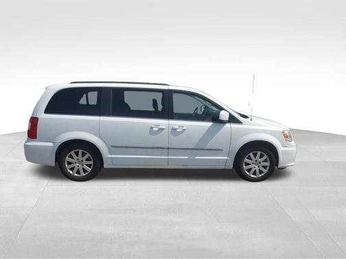 White 2016 Chrysler Town & Country Touring