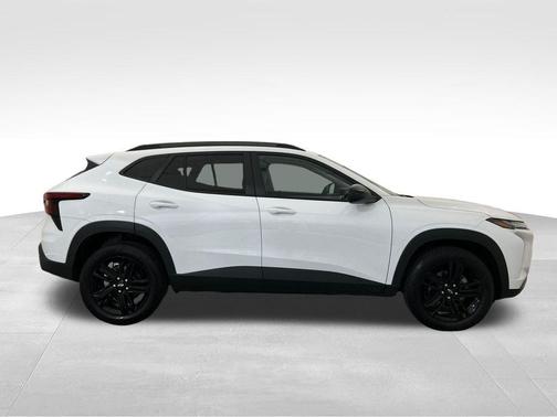 White 2025 Chevrolet Trax ACTIV