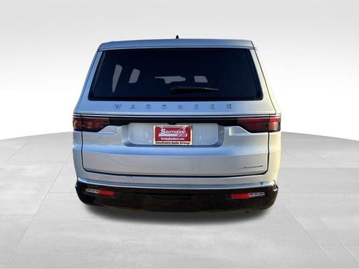 Silver 2024 Jeep Wagoneer Series II