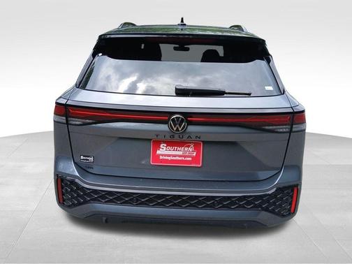 Platinum Gray Metallic 2026 Volkswagen Tiguan 2.0T SE R-Line Black