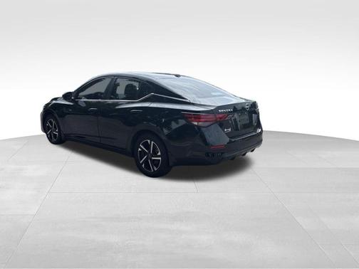 Black 2024 Nissan Sentra SV