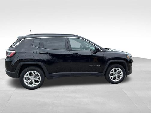 Black 2024 Jeep Compass Latitude