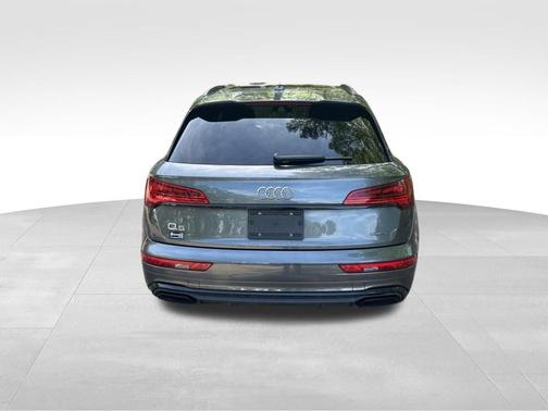 Daytona Gray Pearl Effect 2025 Audi Q5 45 S line quattro Premium