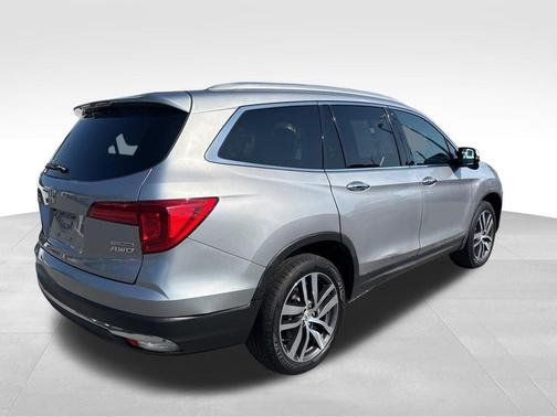 Silver 2017 Honda Pilot Touring