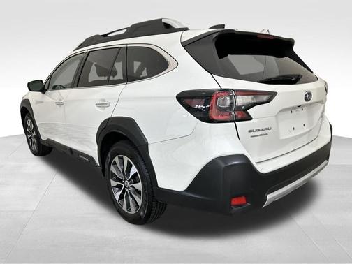 Crystal White Pearl 2024 Subaru Outback Touring
