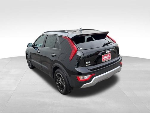 Black 2025 Kia Niro EX