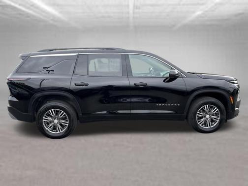 Black 2026 Chevrolet Traverse LT