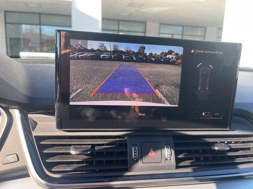 2025 Audi Q5 45 S line quattro Premium