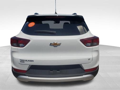 White 2025 Chevrolet Trailblazer LT