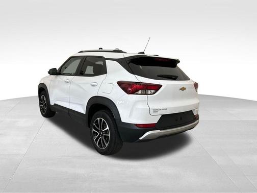White 2025 Chevrolet Trailblazer LT