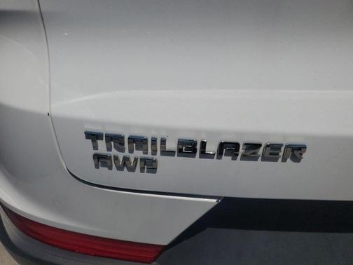 White 2025 Chevrolet Trailblazer LT