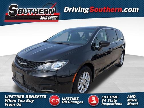 2023 Chrysler Voyager LX