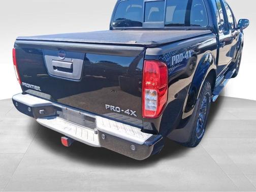 Super Black 2015 Nissan Frontier Pro-4X