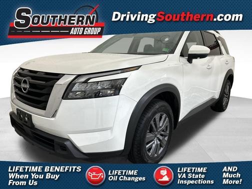 2025 Nissan Pathfinder SV