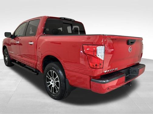 2021 Nissan Titan SV