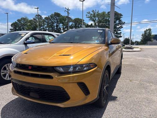 Gold 2023 Dodge Hornet GT Plus