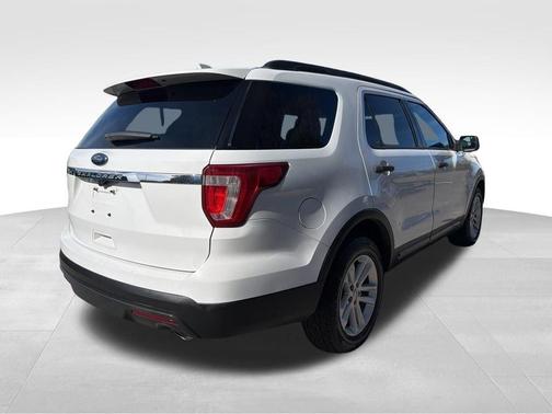 White 2016 Ford Explorer Base