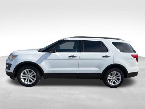 White 2016 Ford Explorer Base