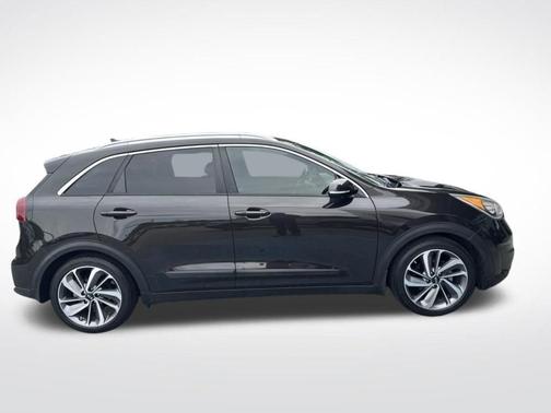 Black 2017 Kia Niro Touring