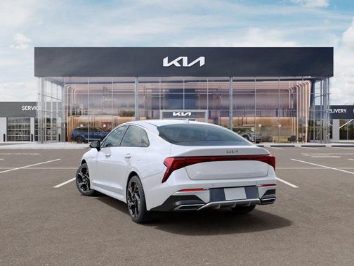 Snow White Pearl 2026 Kia K5 GT-Line