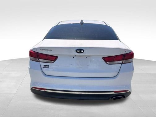 White 2017 Kia Optima LX