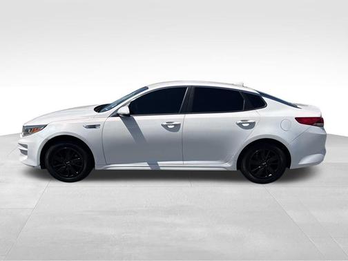 White 2017 Kia Optima LX