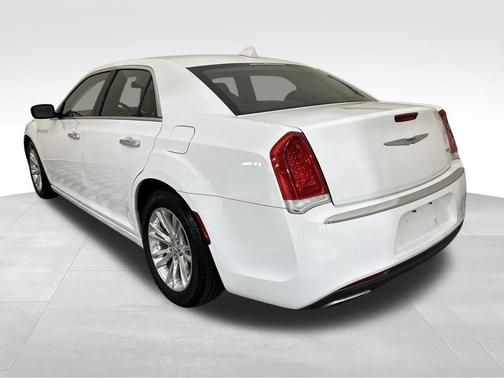2017 Chrysler 300C Base