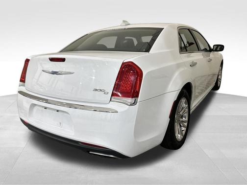 2017 Chrysler 300C Base