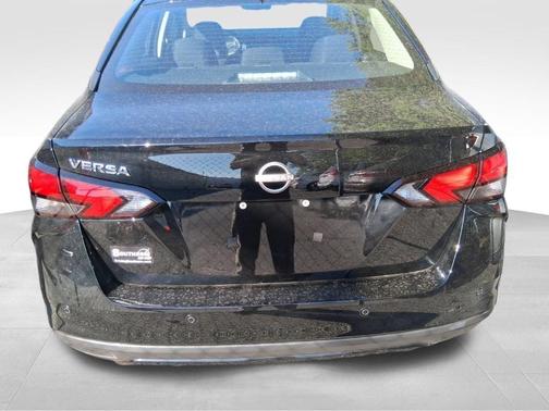 Black 2025 Nissan Versa 1.6 SV