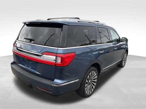Blue 2019 Lincoln Navigator Reserve