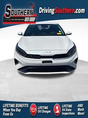 White 2023 Kia Forte LXS