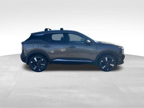 Canyon Bronze M 2025 Nissan Kicks SR