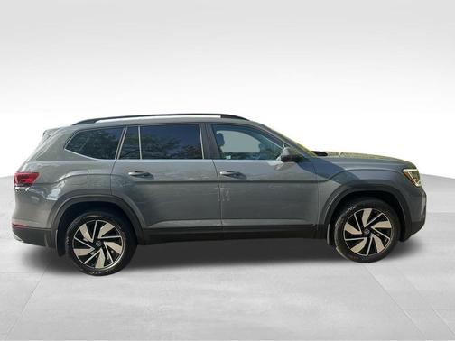 Pure Gray 2025 Volkswagen Atlas 2.0T SE