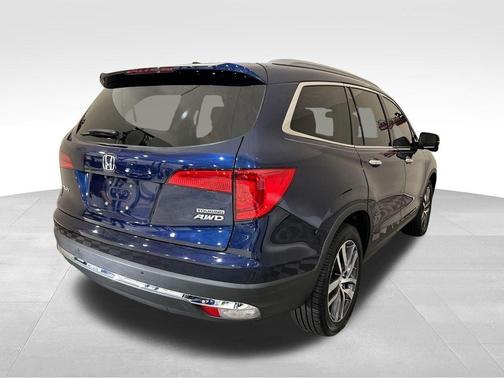 Blue 2018 Honda Pilot Touring