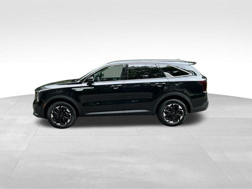 Black 2024 Kia Sorento S