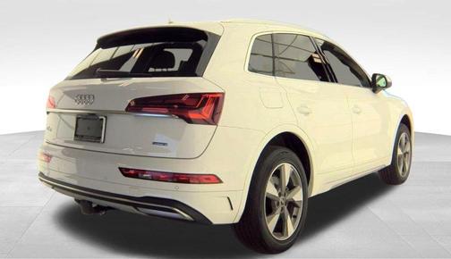 Ibis White 2023 Audi Q5 40 Premium