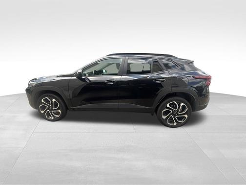 Black 2025 Chevrolet Trax 2RS