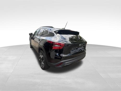 Black 2025 Chevrolet Trax 2RS