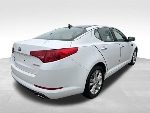 White 2013 Kia Optima EX