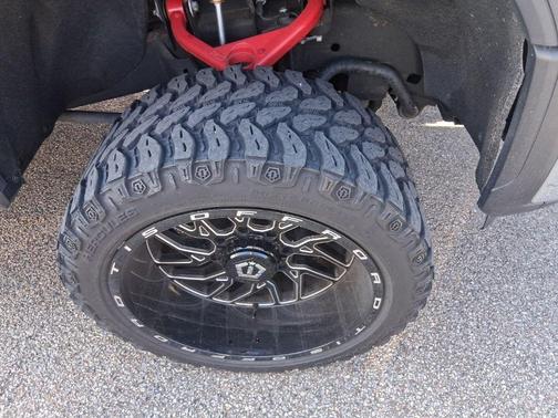 Black 2024 GMC Sierra 2500 SLT