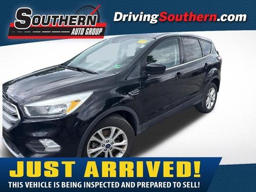Black 2017 Ford Escape SE