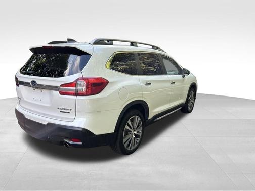 Crystal White Pearl 2020 Subaru Ascent Touring 7-Passenger