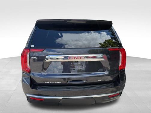 Green 2024 GMC Yukon SLT