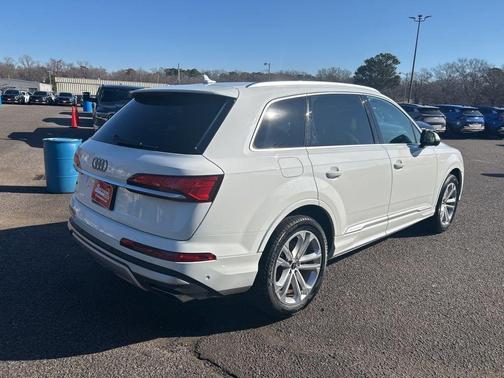 2025 Audi Q7 55 Premium Plus