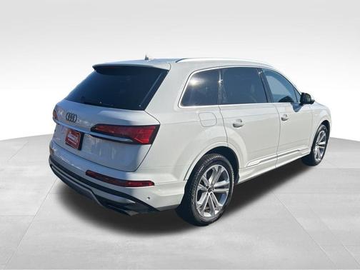 2025 Audi Q7 55 Premium Plus