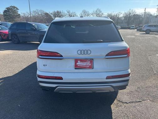 2025 Audi Q7 55 Premium Plus