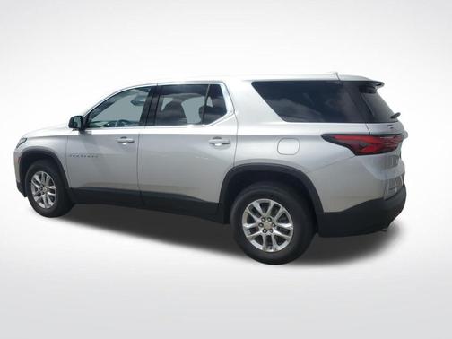 Gray 2022 Chevrolet Traverse LS