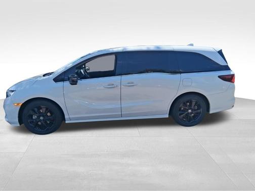 White 2023 Honda Odyssey Sport