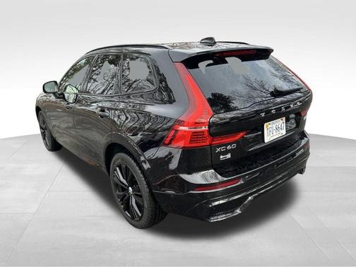 2024 Volvo XC60 B5 Plus Dark Theme